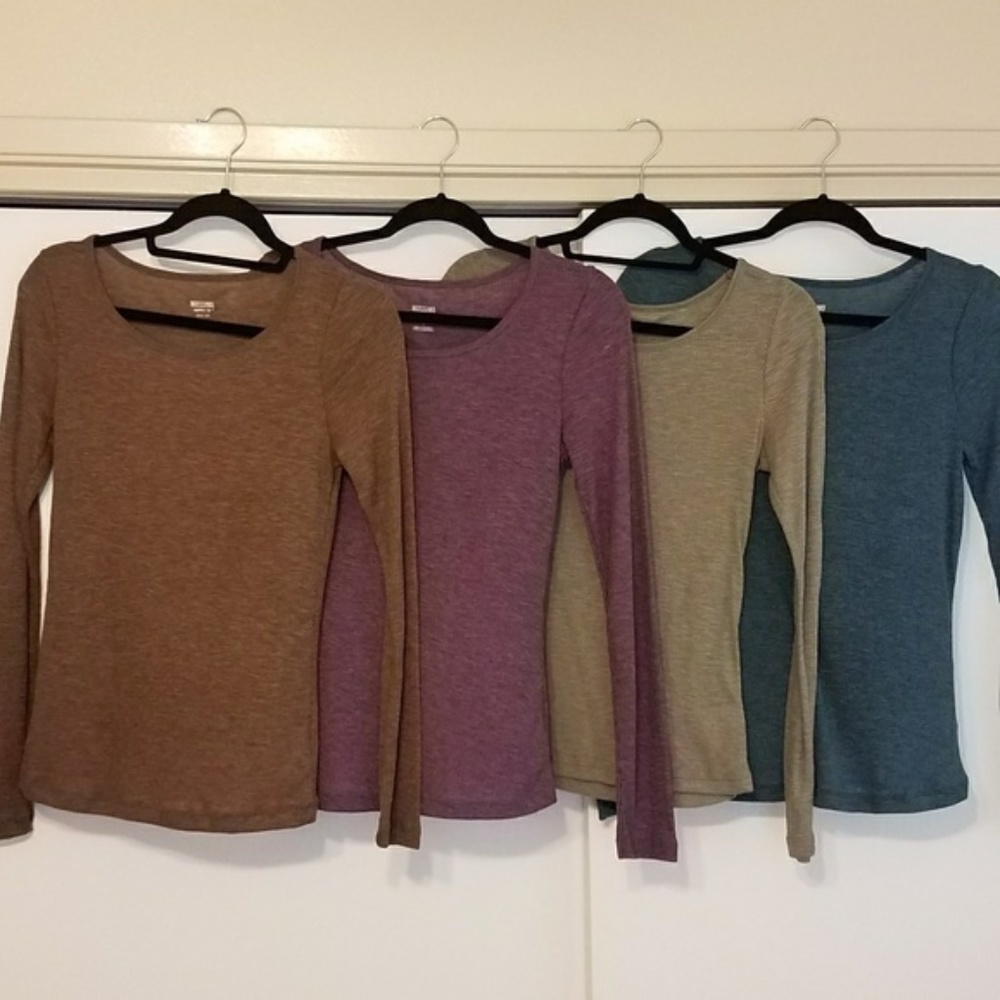 Bundle of 4 Mossimo Thin long sleeve shirt